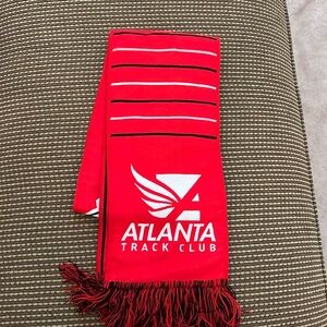 NWOT Atlanta Track Club scarf